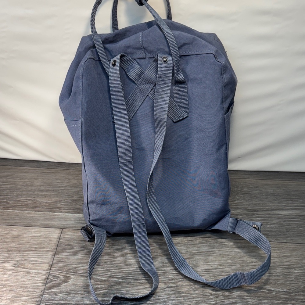 FJALL RAVEN Kånken Classic Navy / gray Backpack - Picture 4 of 6